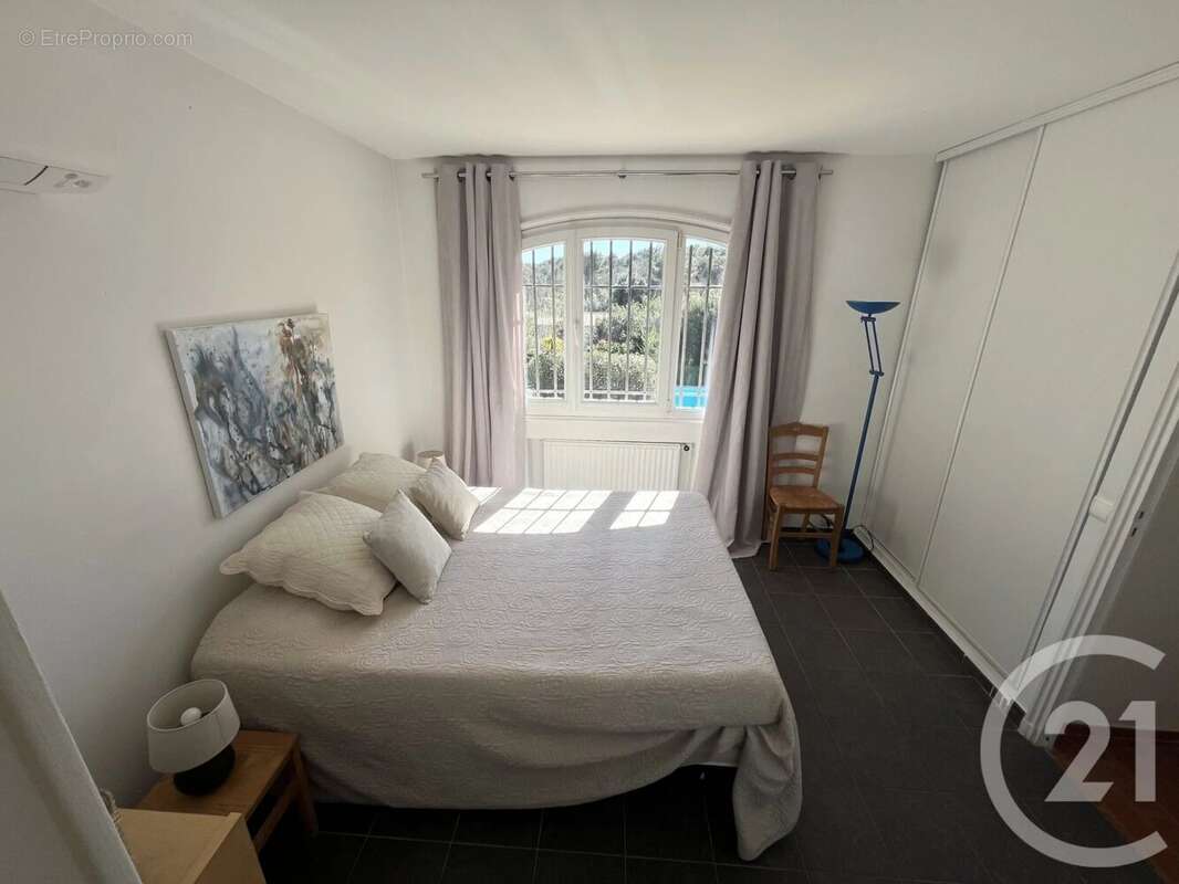 Maison à ROQUEFORT-LES-PINS