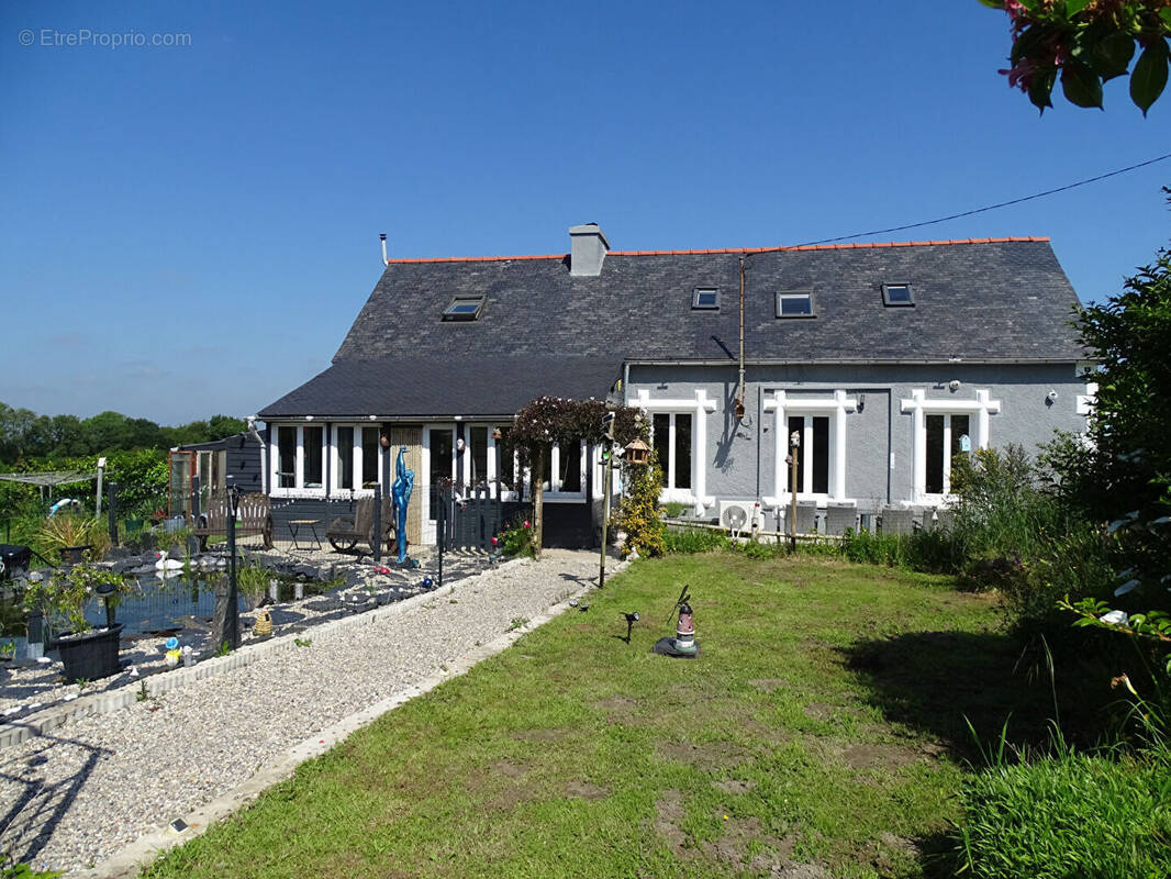 Maison à CARHAIX-PLOUGUER