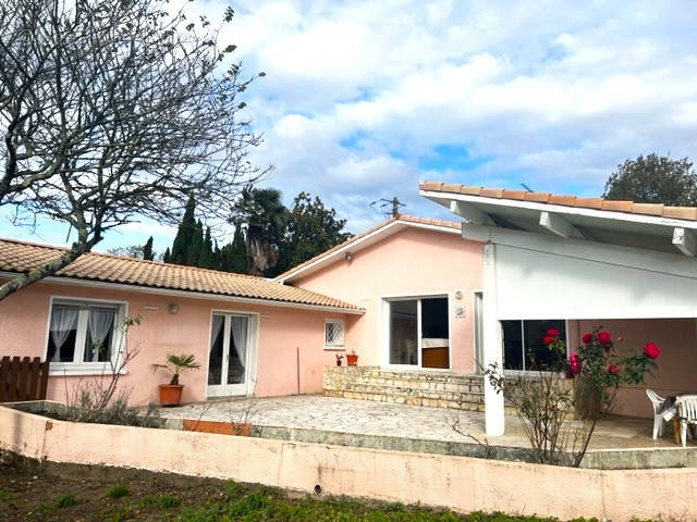 Maison à SAUGNAC-ET-CAMBRAN