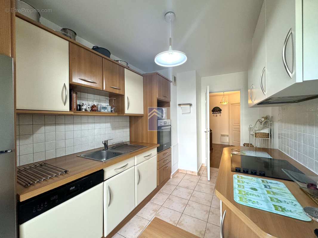 Appartement à COURBEVOIE