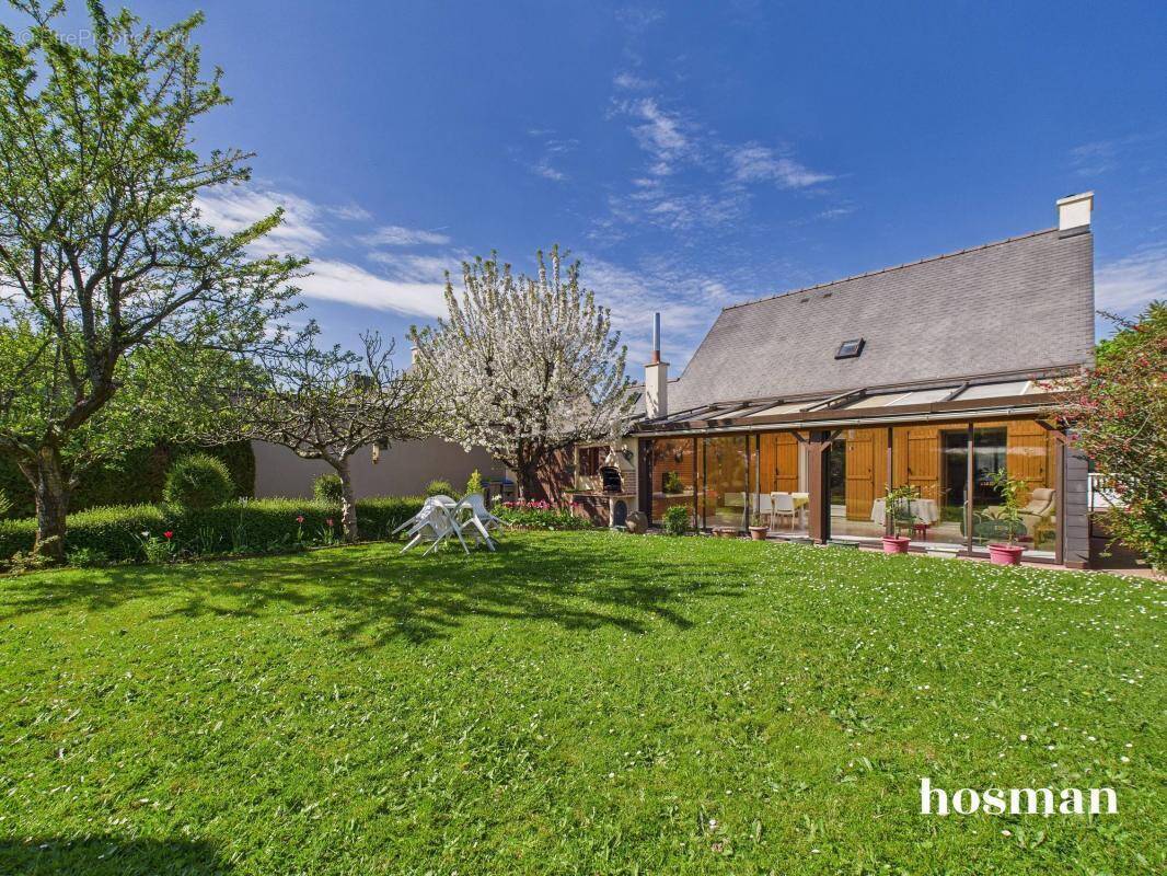 Maison à SAINTE-LUCE-SUR-LOIRE