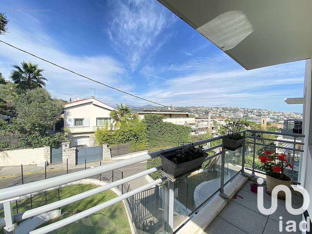 Photo 2 - Appartement à SAINT-LAURENT-DU-VAR