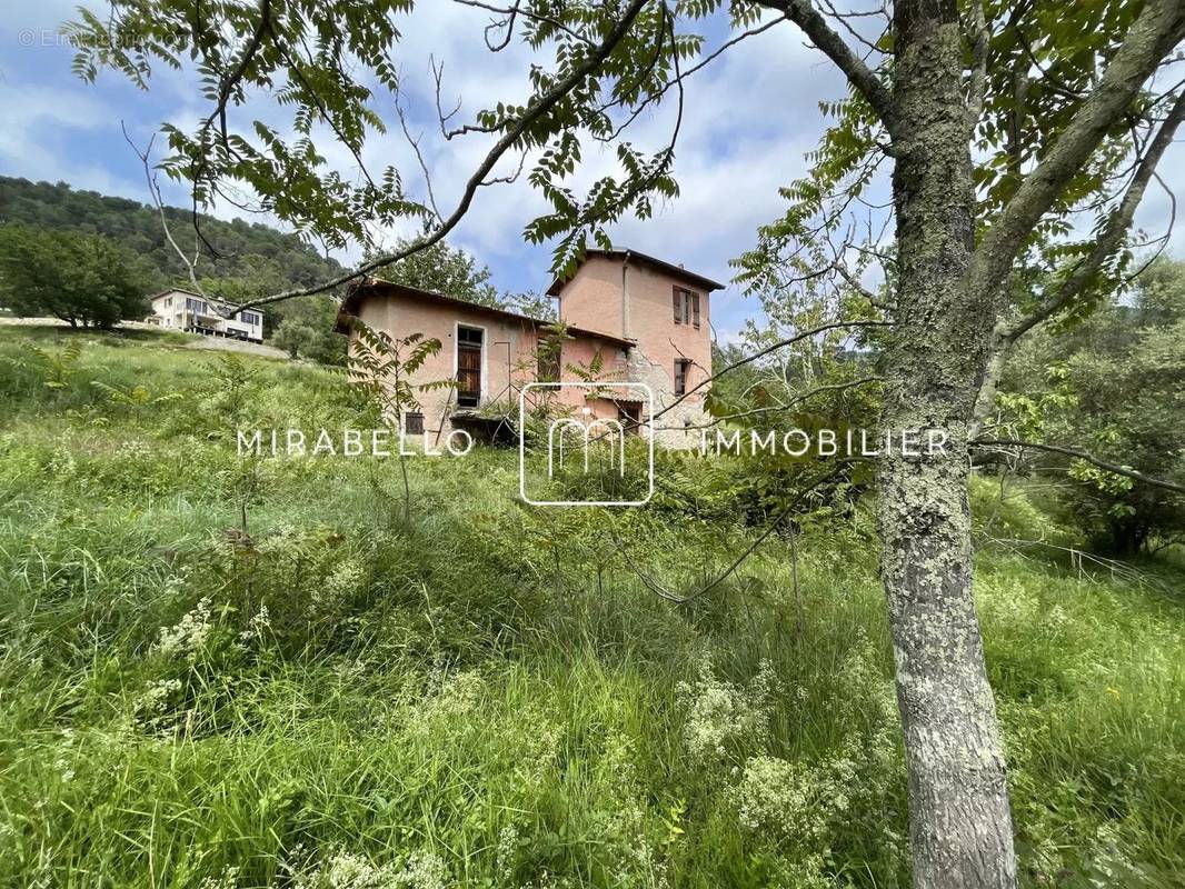 Maison à L&#039;ESCARENE