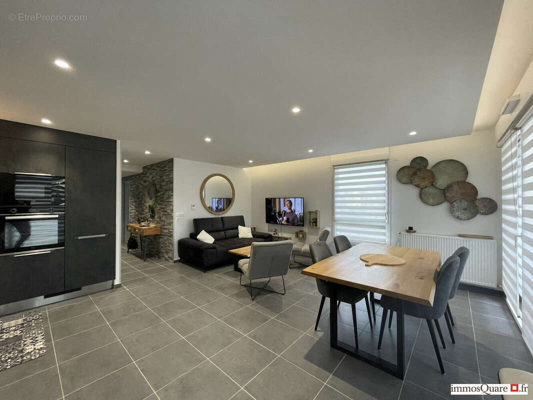 Appartement à LE PONT-DE-CLAIX