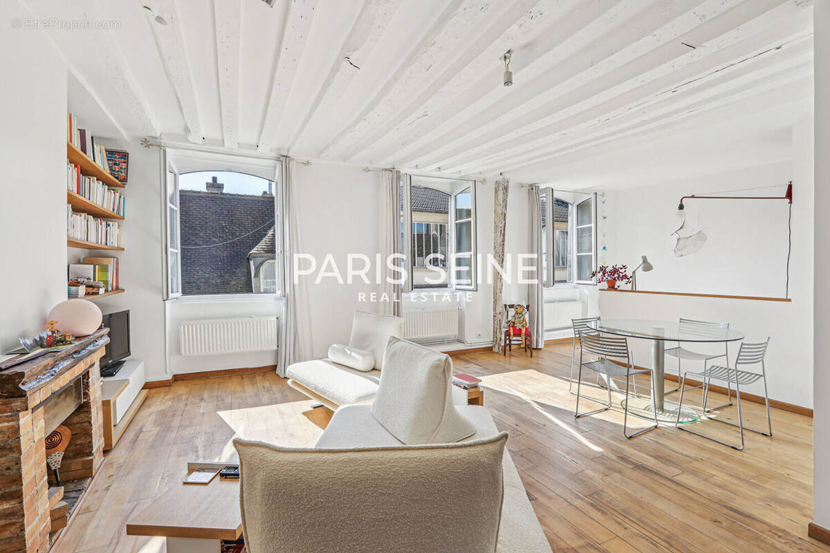 Appartement à PARIS-3E