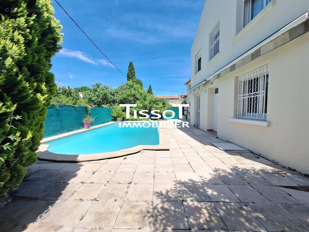 A1-Piscine - Appartement à NIMES