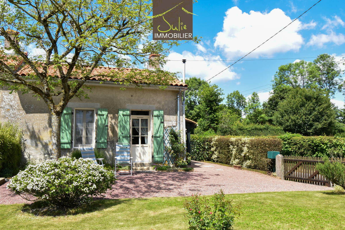 Maison à MONCOUTANT