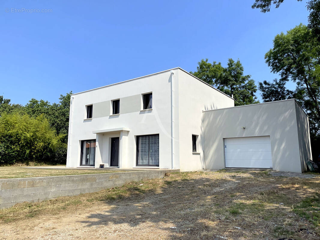 Maison à LE GIVRE