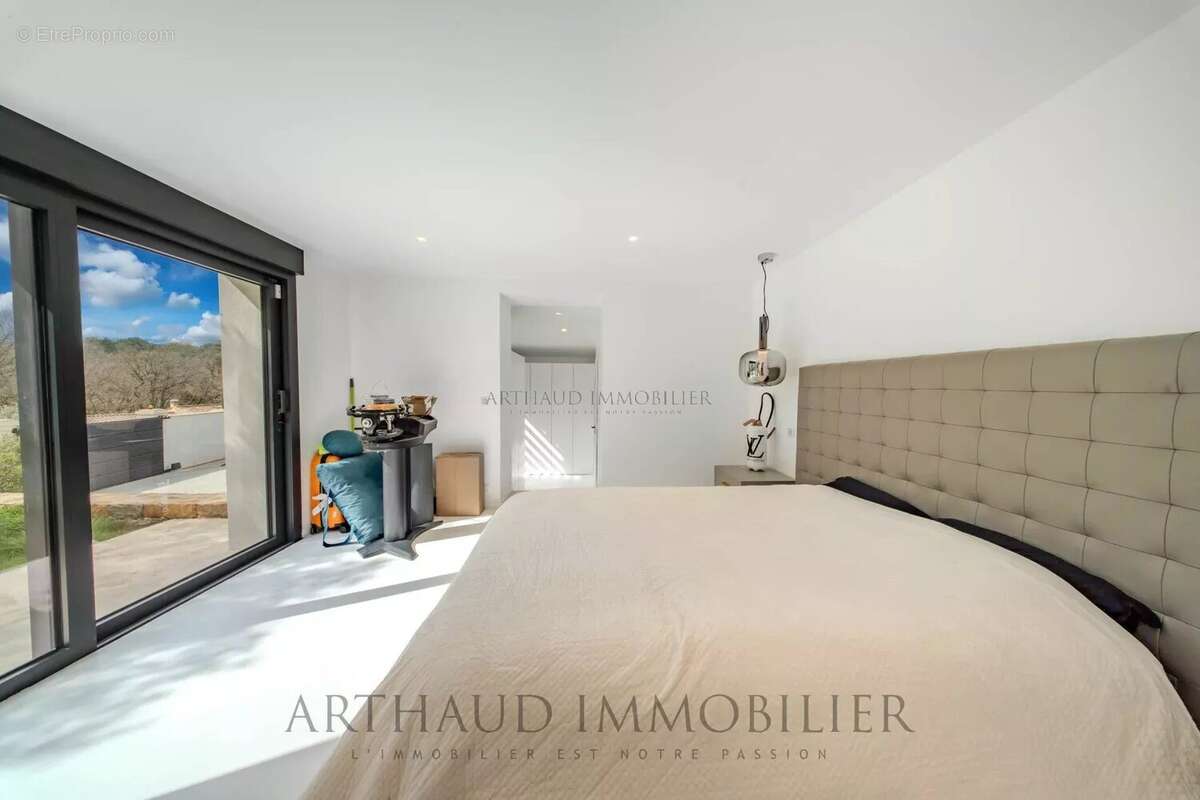 Maison à EGUILLES