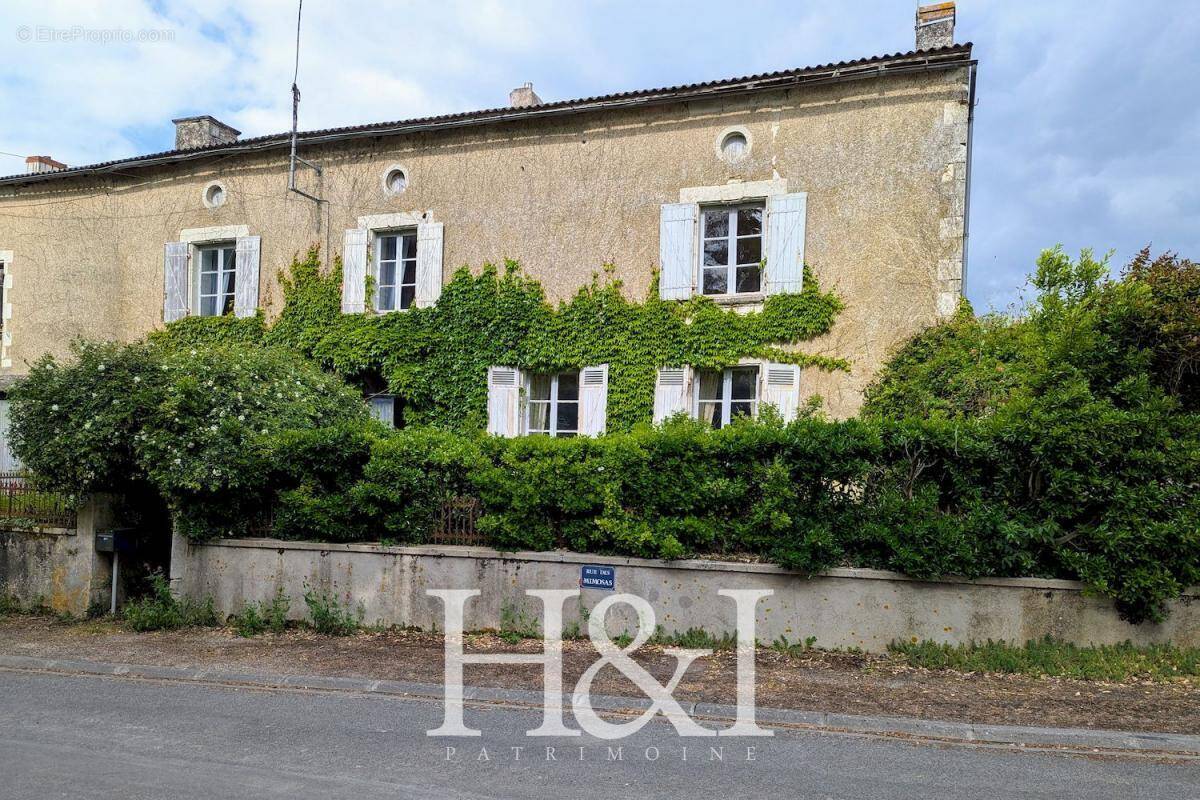 Maison à MIREBEAU