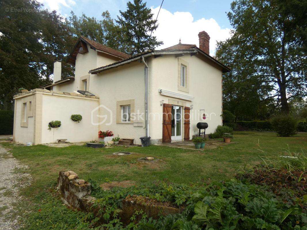 Maison à MIRANDE