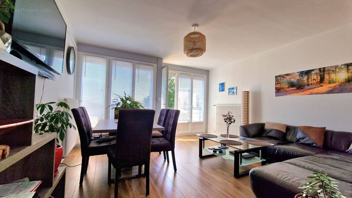 Appartement à GRAY