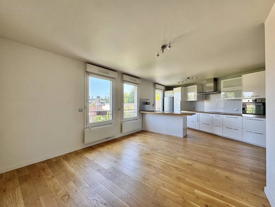 Appartement à VERRIERES-LE-BUISSON