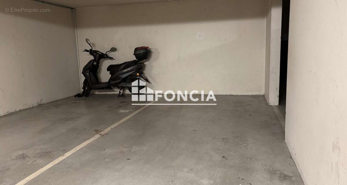 Parking à PARIS-19E