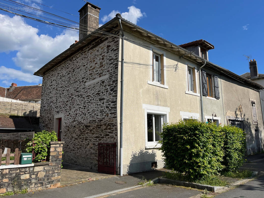 Maison à JUMILHAC-LE-GRAND