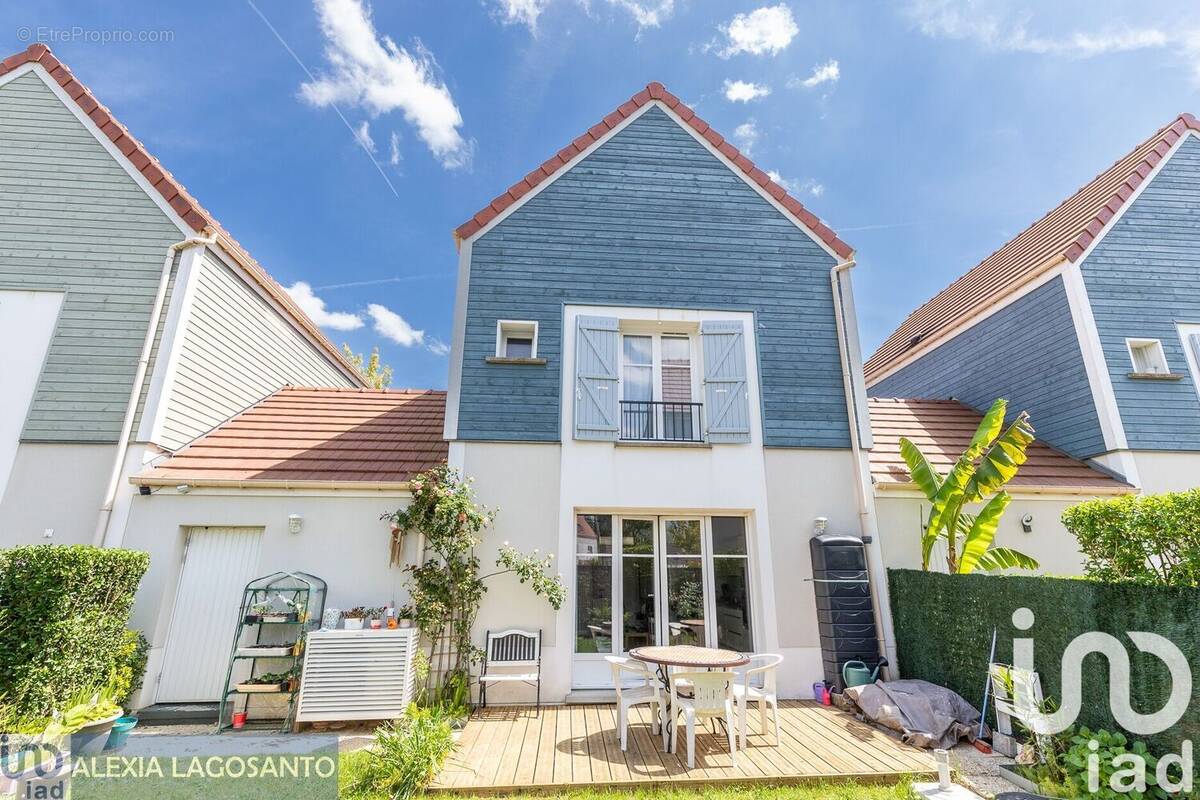 Photo 1 - Maison à SAINT-PIERRE-DU-PERRAY