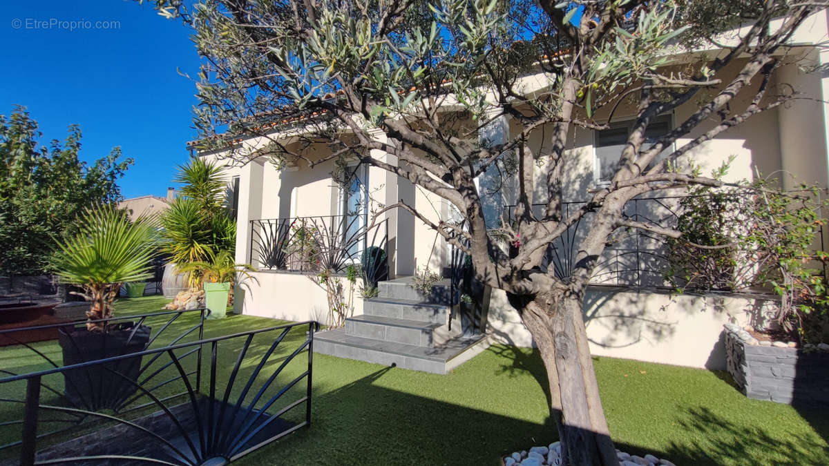 Maison à COURNONSEC