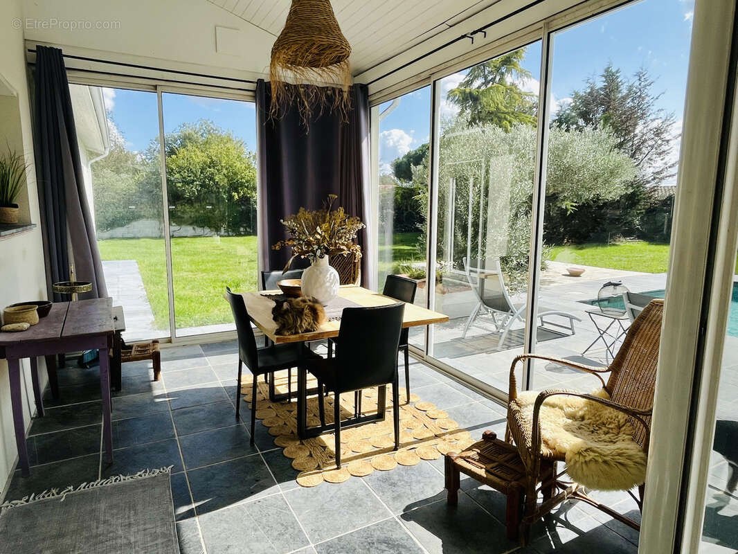 Maison à MONTAIGUT-SUR-SAVE