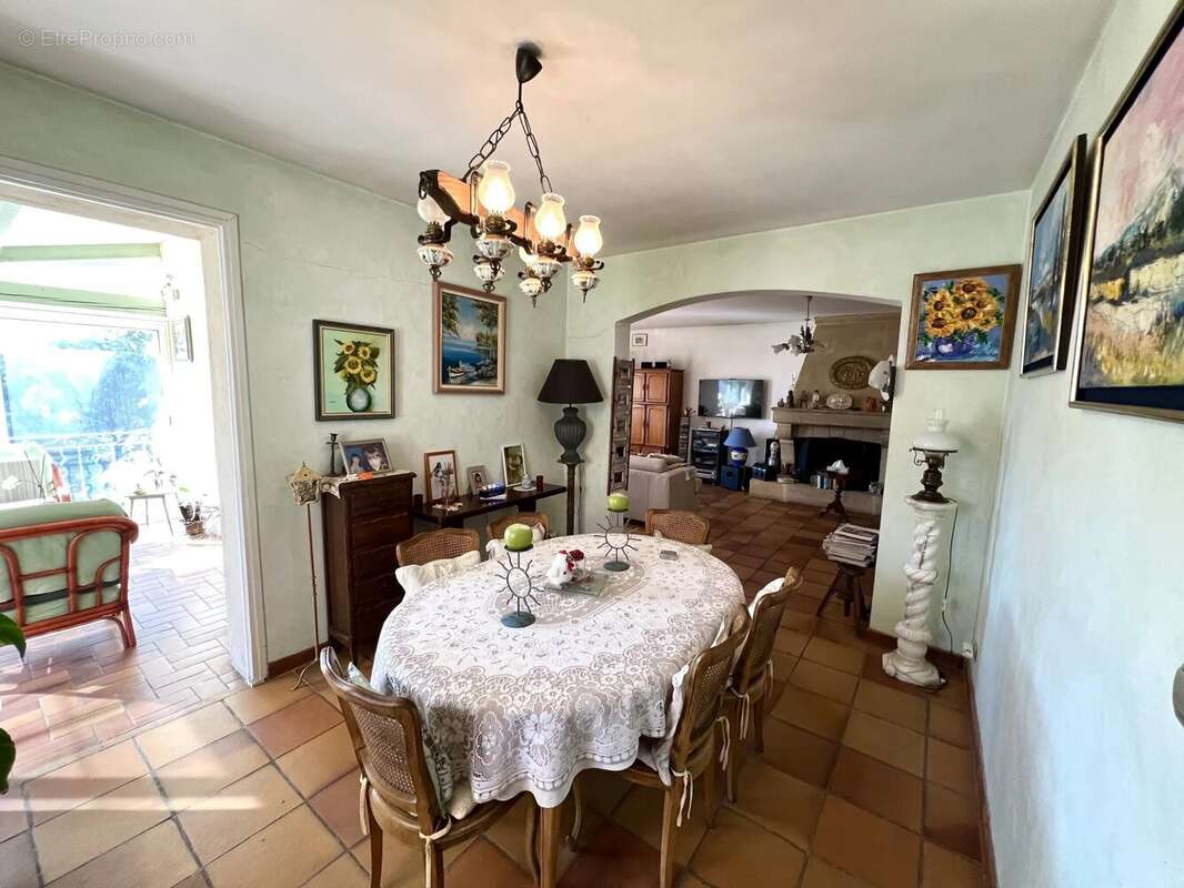 Maison à EGUILLES