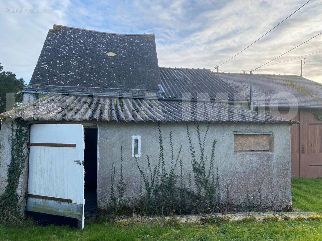 4 - Maison à MESANGER