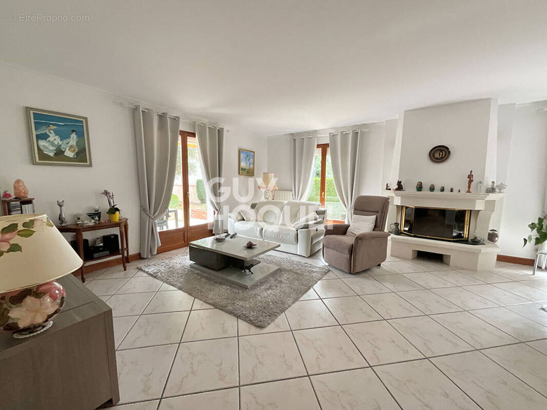 Maison à FROUZINS