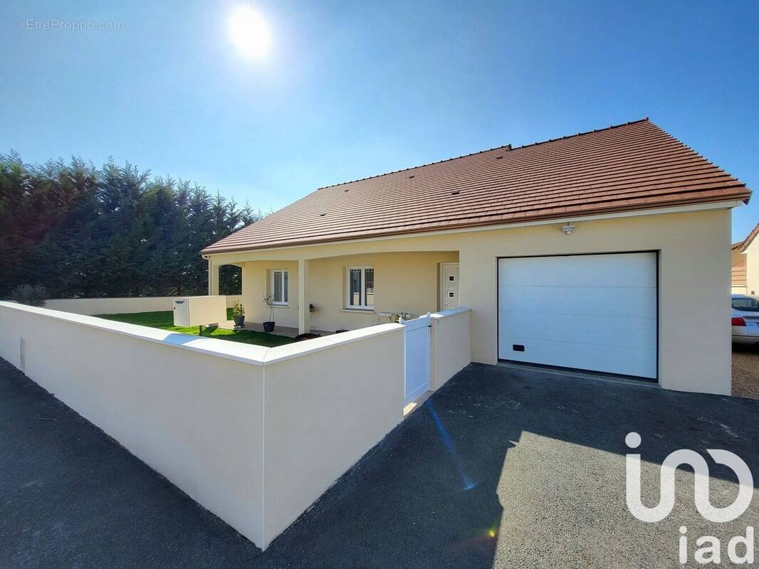 Photo 1 - Maison à CHATELLERAULT
