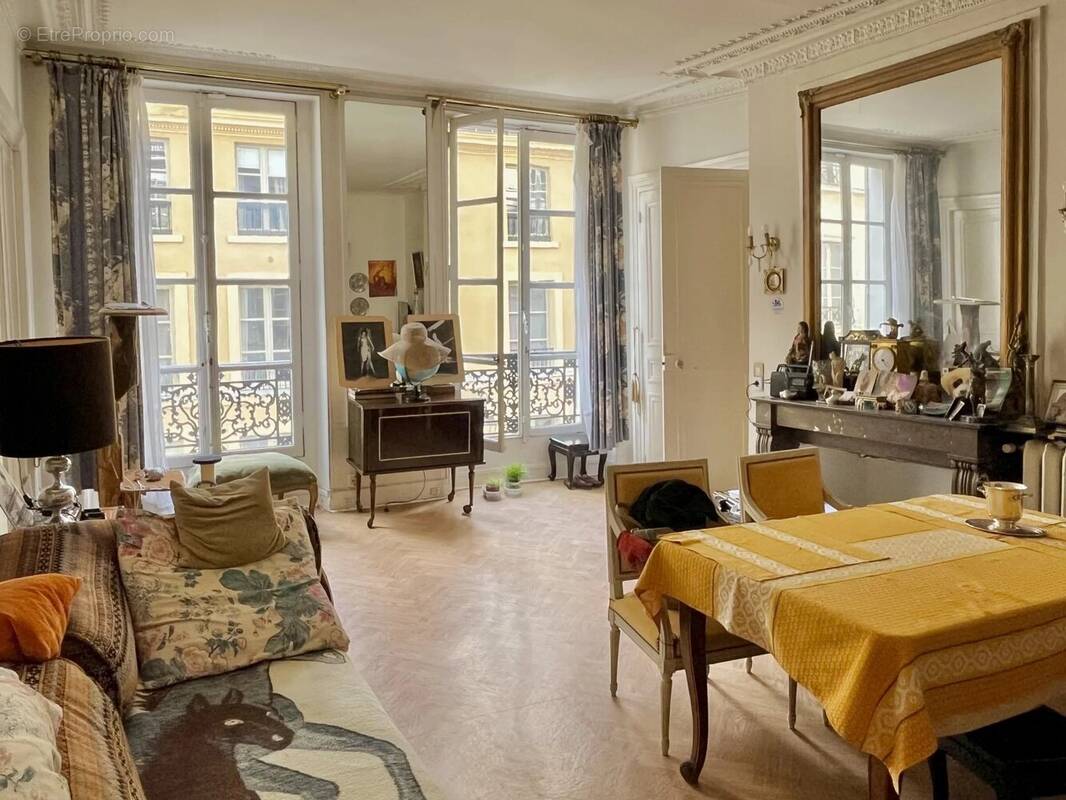 Appartement à PARIS-6E