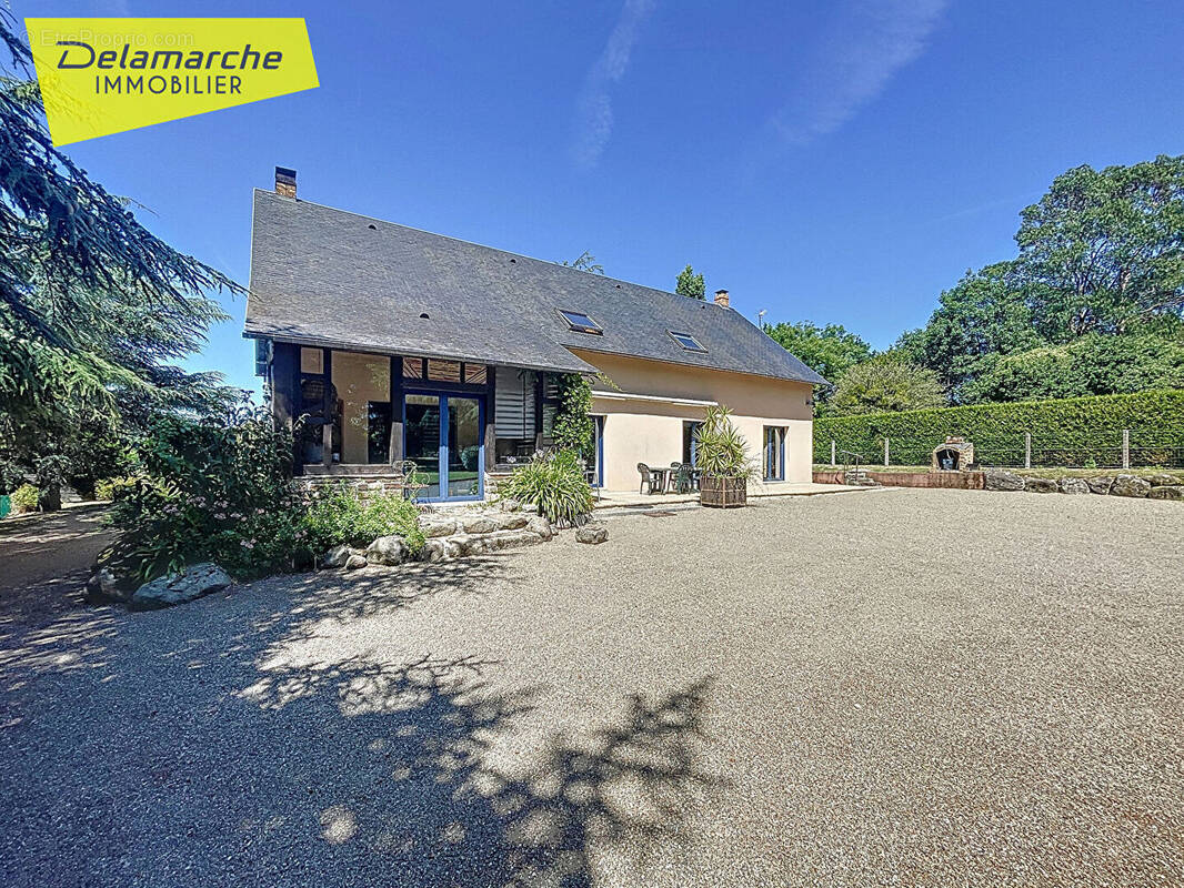 Maison à BREHAL