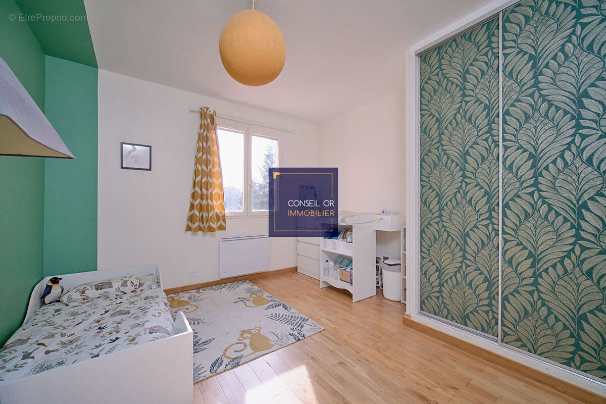 Appartement à SAINT-GENIS-LAVAL