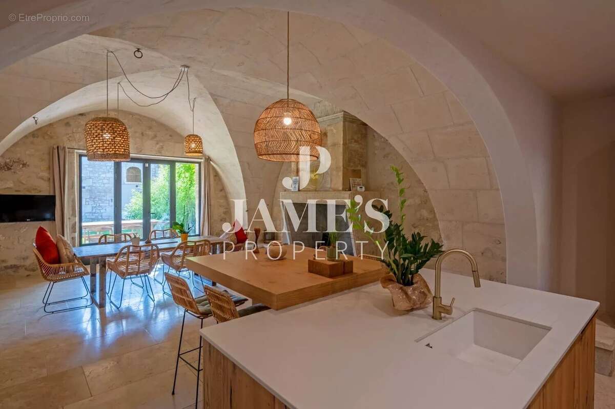 Maison à MAUSSANE-LES-ALPILLES