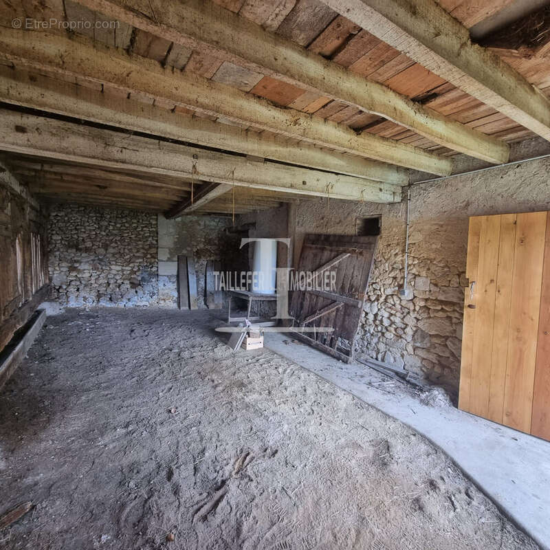 Maison à NEUVIC