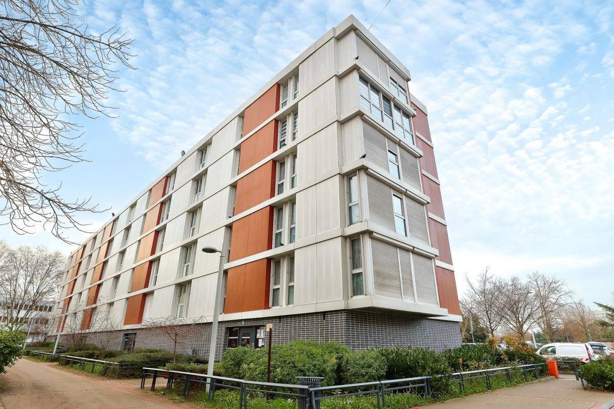 Appartement à VILLENEUVE-LA-GARENNE