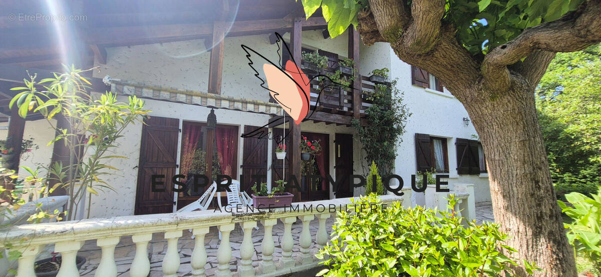 Maison à UCHACQ-ET-PARENTIS