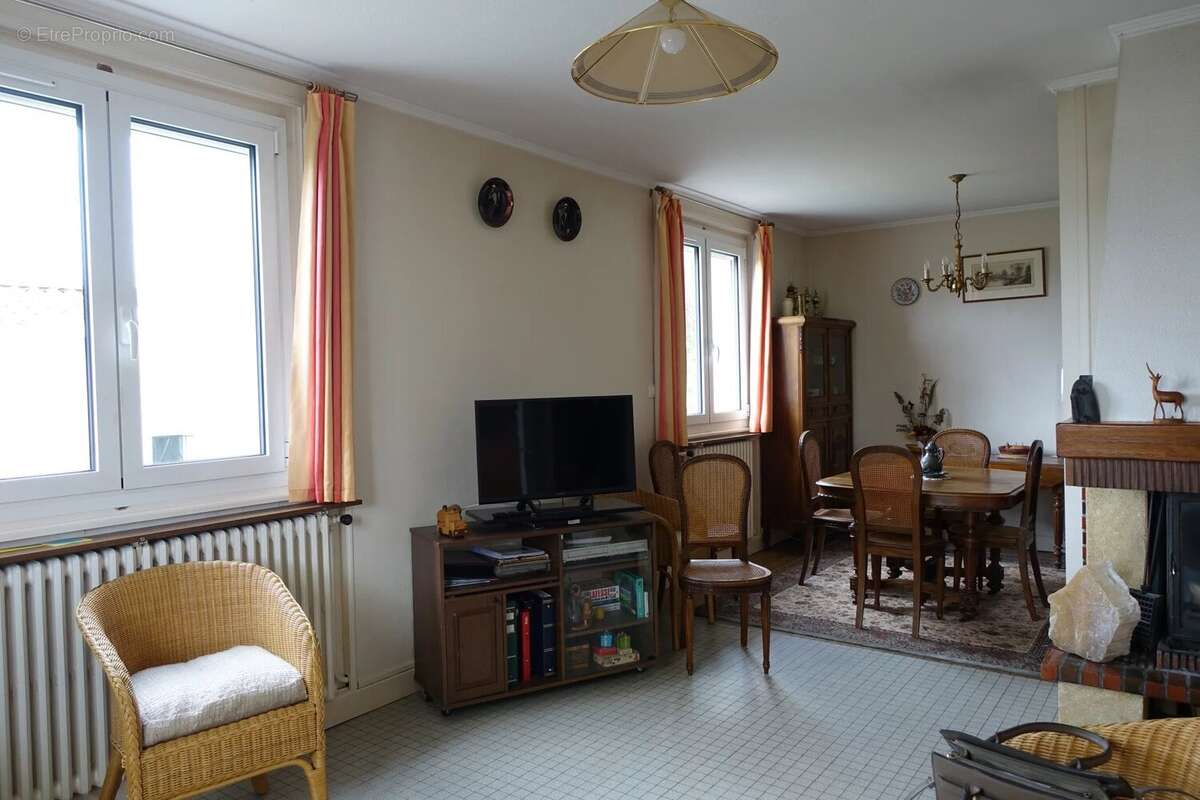 Maison à CHARNAY-LES-MACON