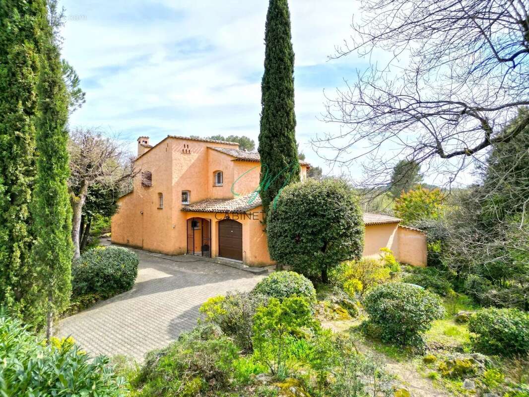 Maison à ROQUEFORT-LES-PINS