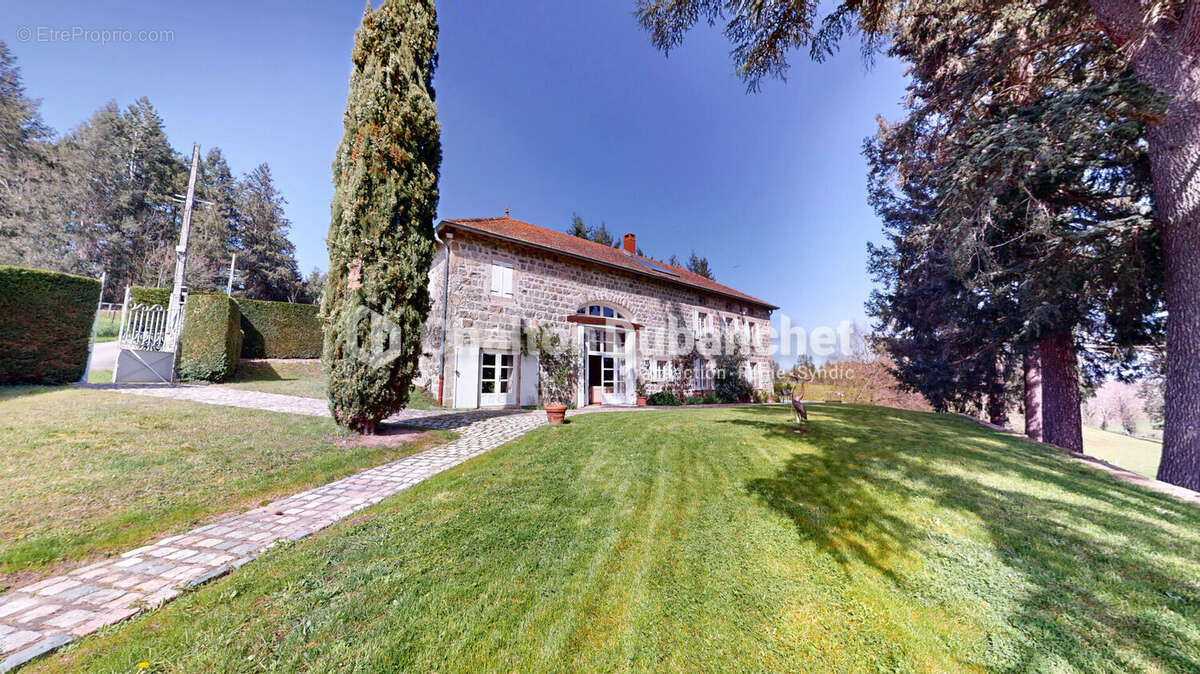 Maison à AMBIERLE