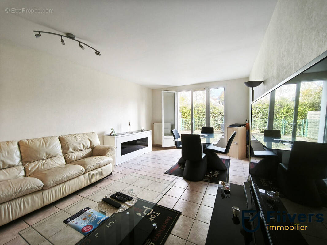 Appartement à SAVIGNY-LE-TEMPLE
