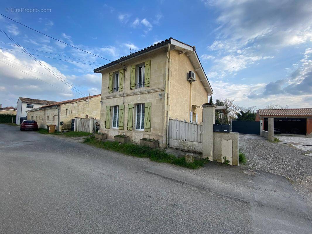 Maison à IZON