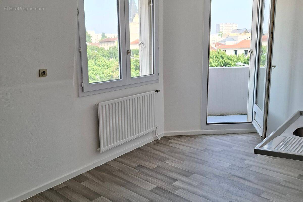 Appartement à VENISSIEUX
