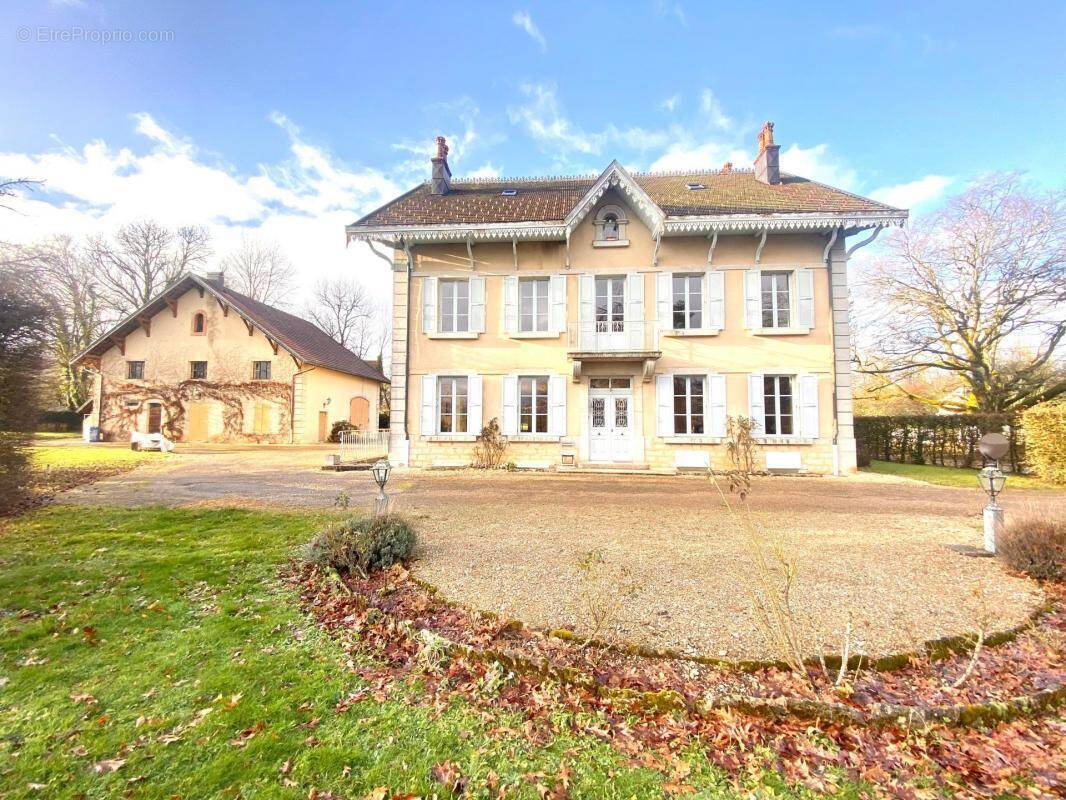 Maison à CHAMPAGNOLE