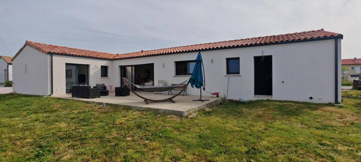 Maison à SAINTES