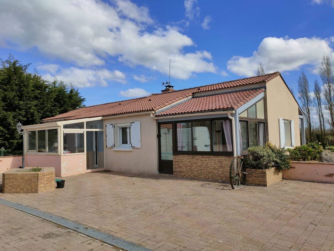 Maison à LEGE