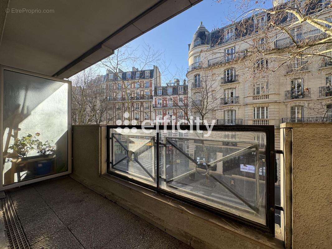 Appartement à PARIS-20E