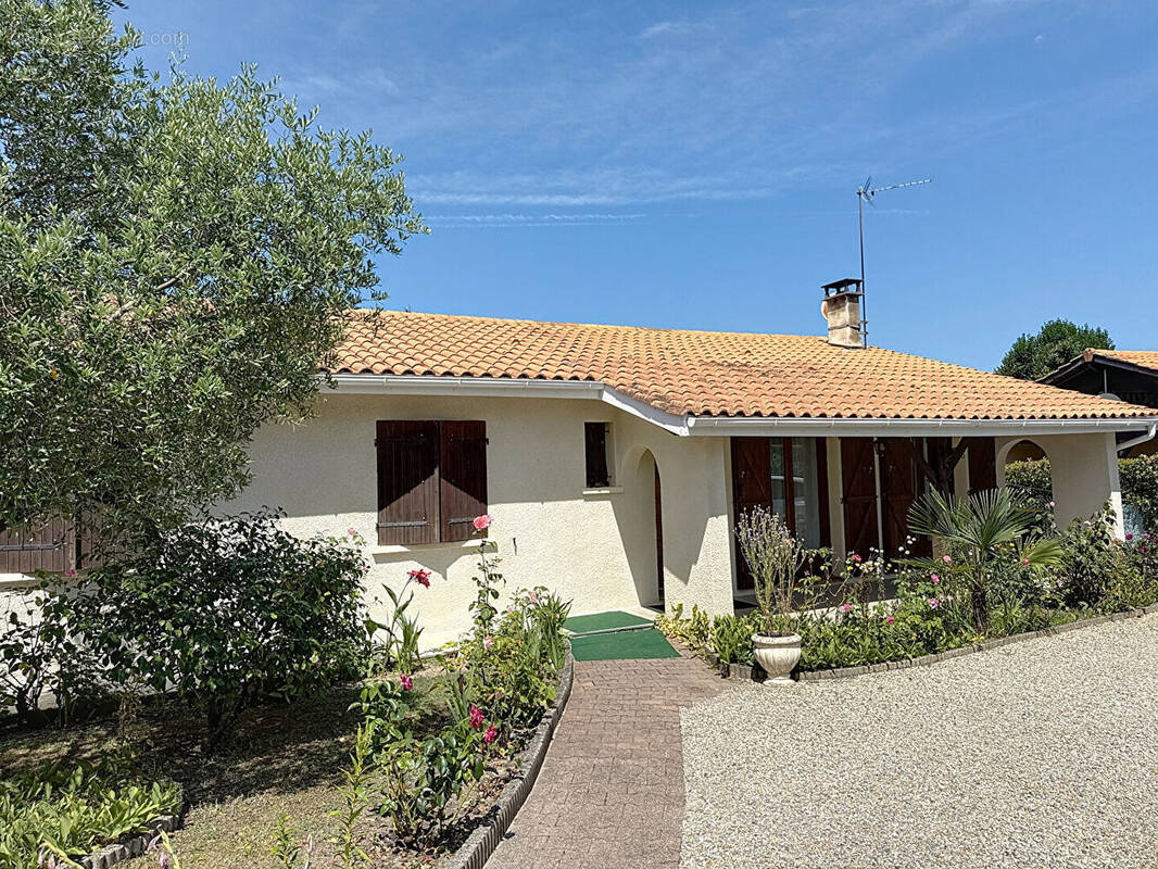 Maison à VILLENAVE-D&#039;ORNON
