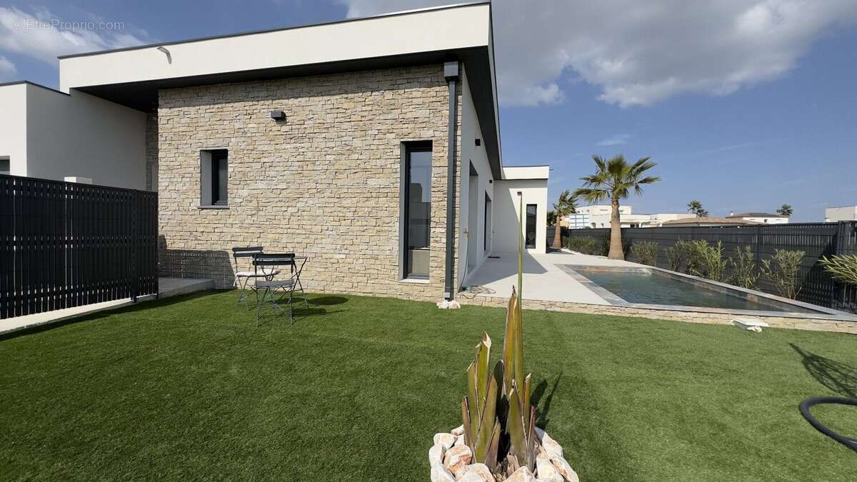 Maison à SAUVIAN