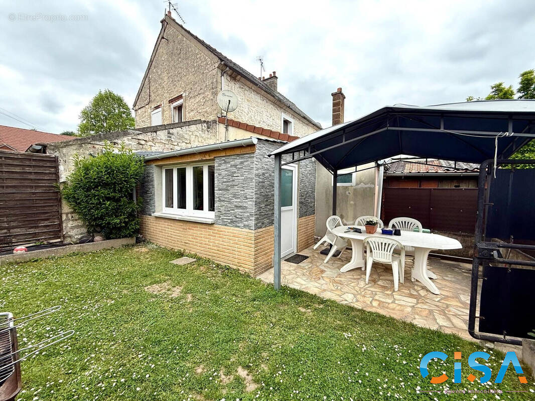Maison à CIRES-LES-MELLO
