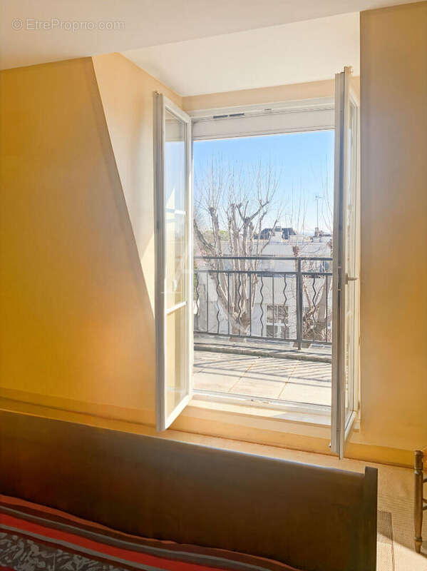 Maison à SURESNES