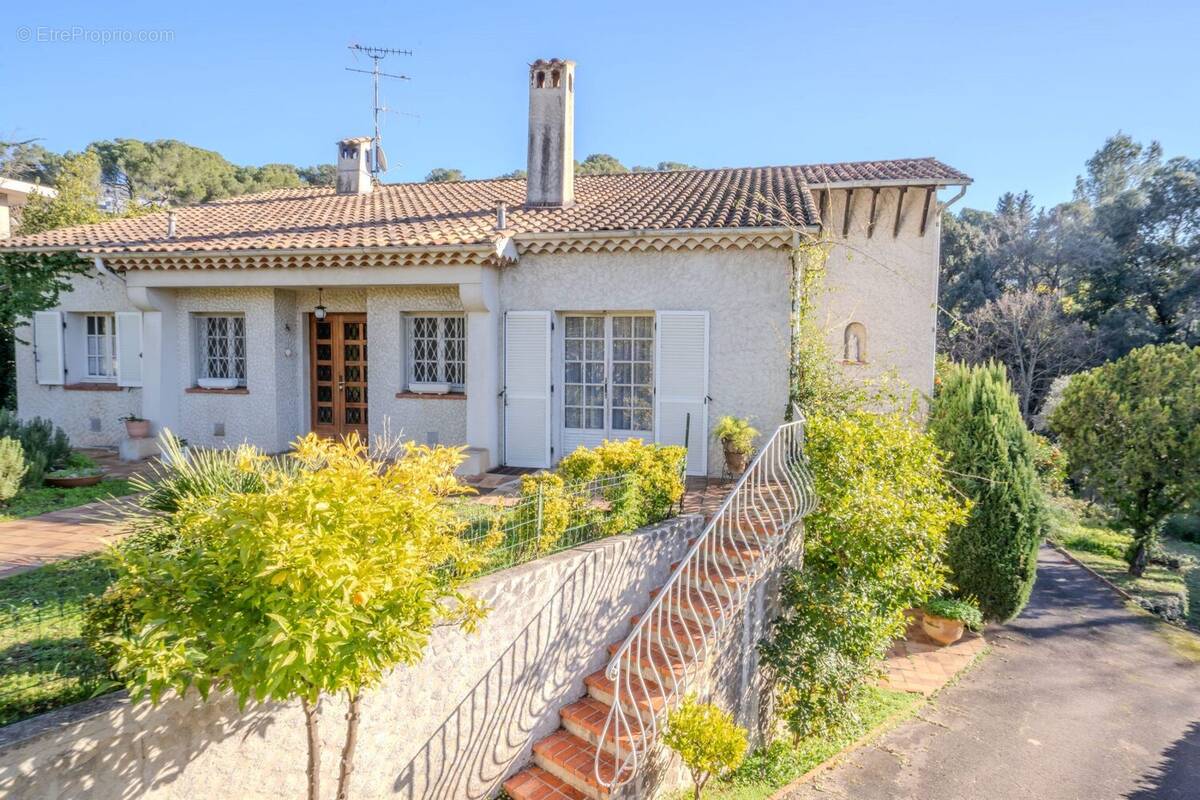 Maison à MOUGINS
