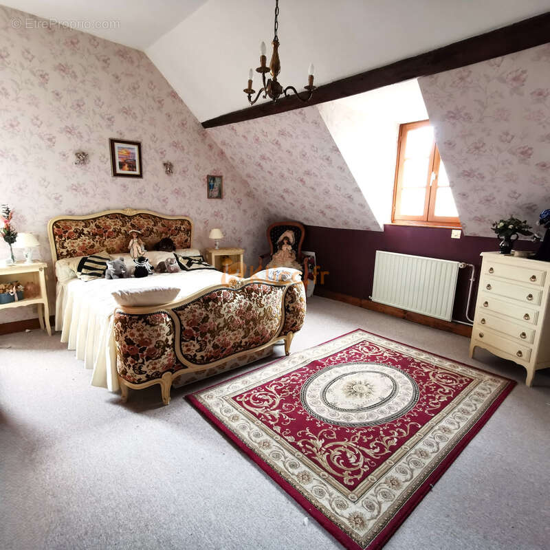 Maison à GREGES
