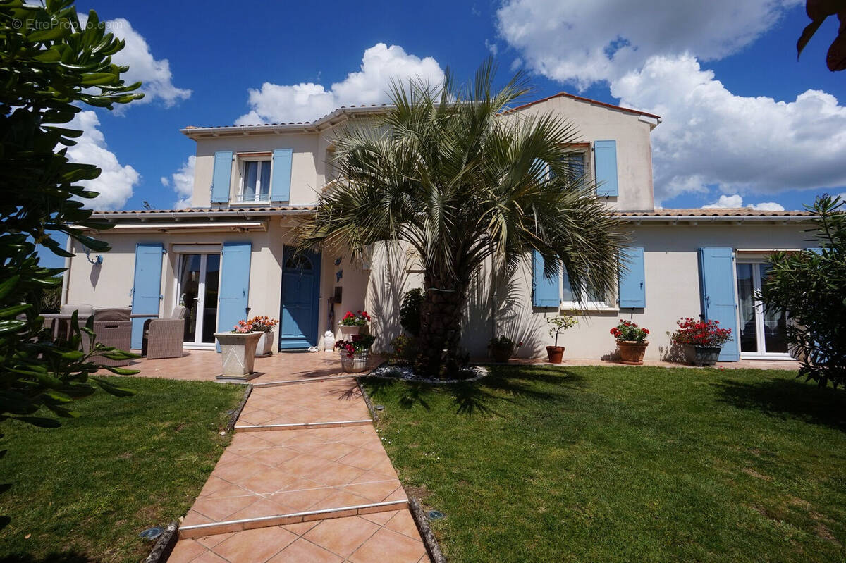Maison à VAUX-SUR-MER